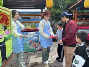 童子们在街道上中度可信度描述已自动天生