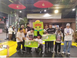吉刻起舞x.010 一群人站在室内描述已自动天生